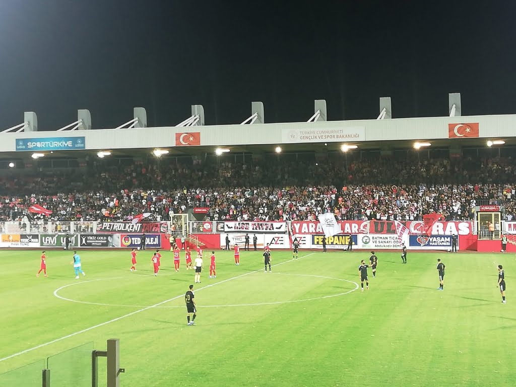 Petrolspor, Erokspor ile karşı karşıya geldi