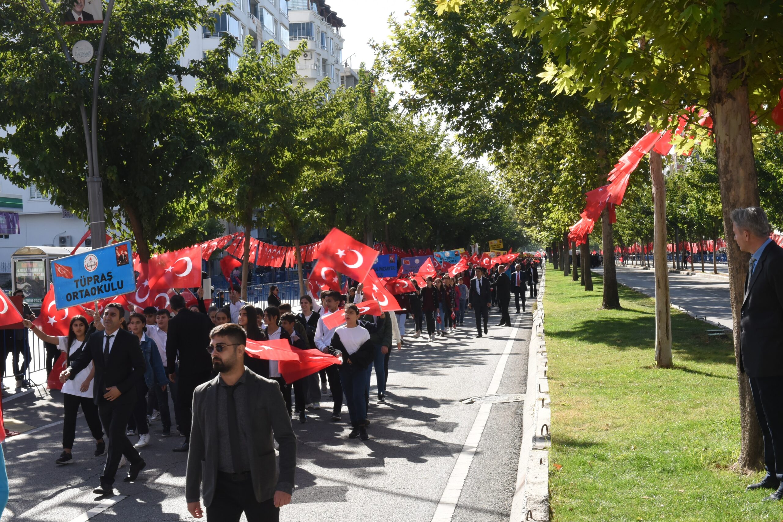 Batman'da 29 Ekim Cumhuriyet Bayramı etkinliklerle kutlandı Batman'da 29 Ekim Cumhuriyet Bayramı etkinliklerle kutlandı