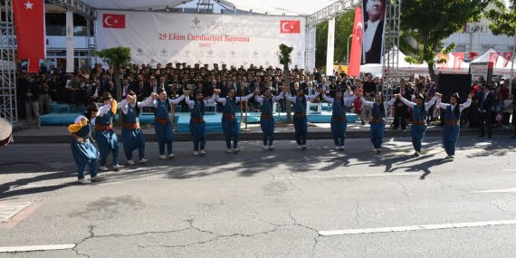 Batman’da 29 Ekim Cumhuriyet Bayramı etkinliklerle kutlandı