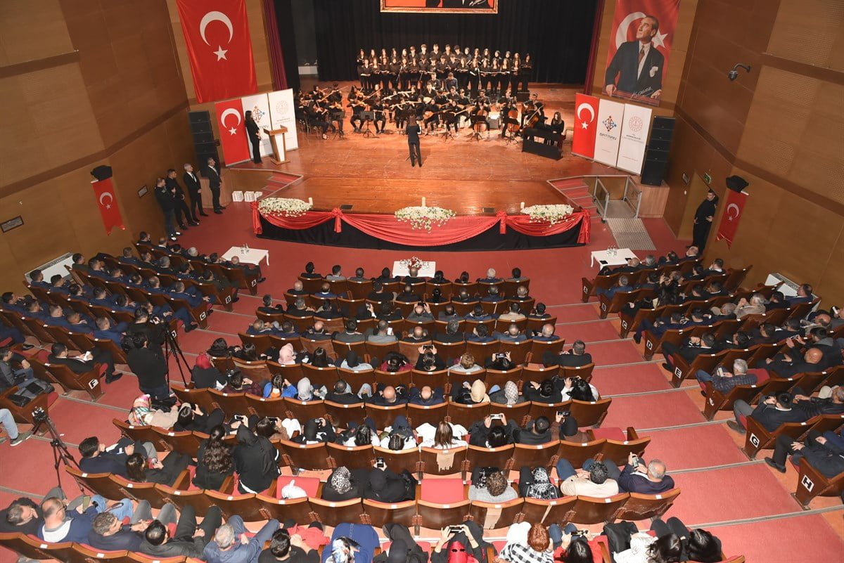 Atatürk, Batman’da düzenlenen törenlerle anıldı Atatürk, Batman’da düzenlenen törenlerle anıldı