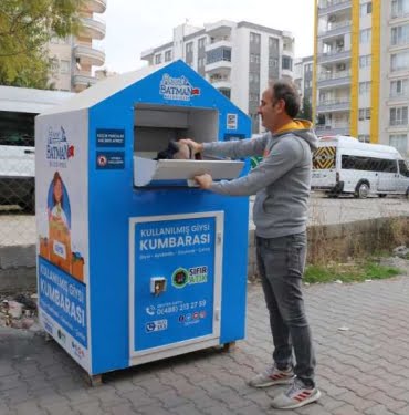 Kullanılmış Giysi Kumbarası Görsel 1