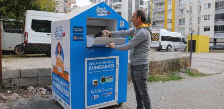 Kullanılmış Giysi Kumbarası Görsel 1