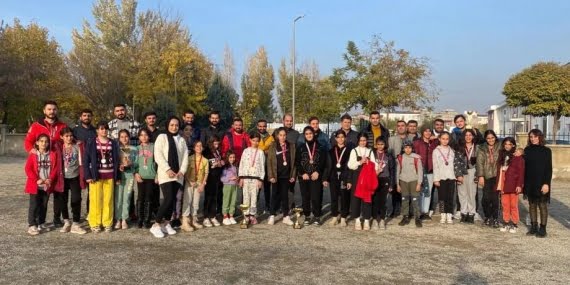 Küçük kızlarda bocce heyecanı