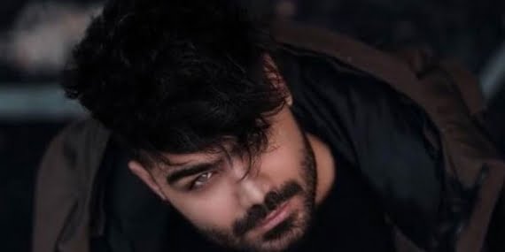 İran’da protestolara destek veren Kürt sanatçı Samin Yassin idama mahkûm edildi.