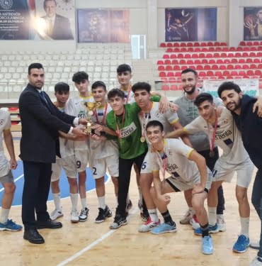 HENTBOL GENÇ ERKEKLER BİRİNCİ