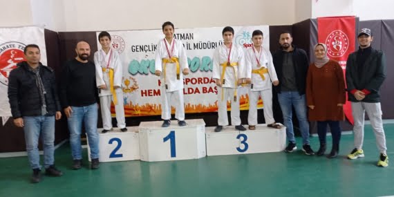 Karatenin şampiyonları beli oldu