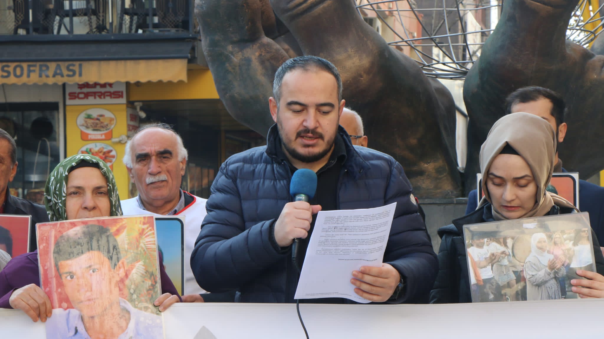 İHD ve kayıp yakınları 560. haftada bir araya geldi
