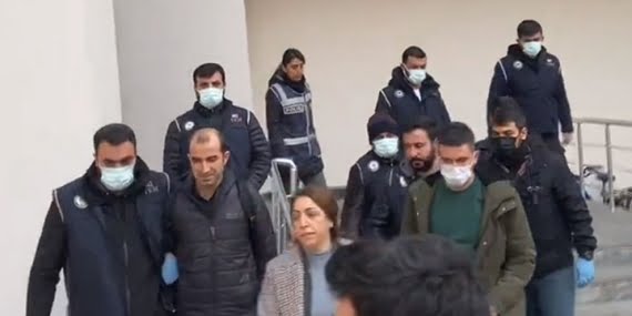 DBP genel merkezine ve Batman dahil birçok binasına polis baskını DBP genel merkezine ve Batman dahil birçok binasına polis baskını