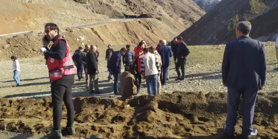 Siirt'te minibüs devrildi: 6'sı ağır 12 yaralı Siirt’te minibüs devrildi: 6’sı ağır 12 yaralı