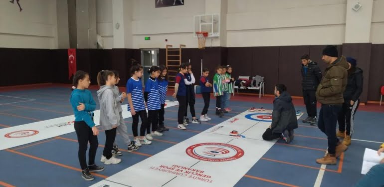 CURLİNG KÜÇÜK KIZLAR 2