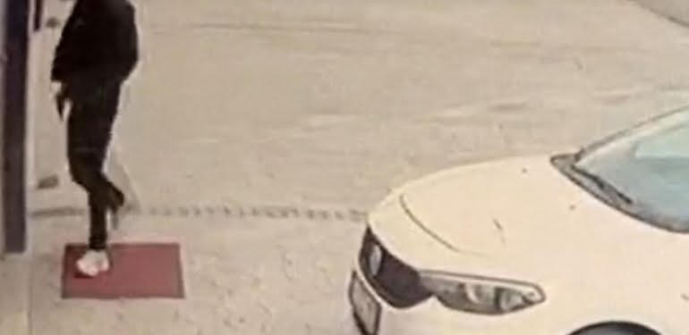 pendik-te-site-aidatini-odemeyen-ev-sahibi-evine-icra-gelince-muteahhide-kursun-yagdirdi_7922353