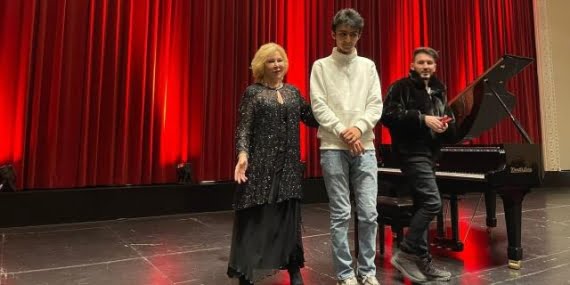 O kuryeye dünyaca ünlü isimden destek