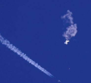 0x0-tanimlanamayan-cisim-dunyayi-ayaga-kaldirdi-pentagondan-flas-aciklama-ufo-olabilir-1676273676213