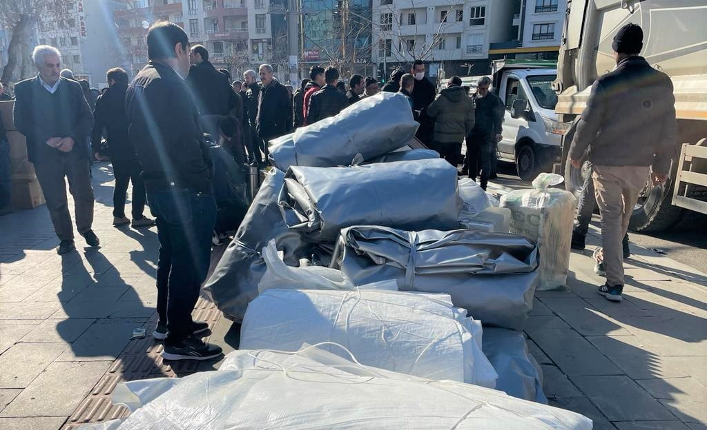 HDP seferberlik ruhu ile yardım çalışmalarını sürdürüyor