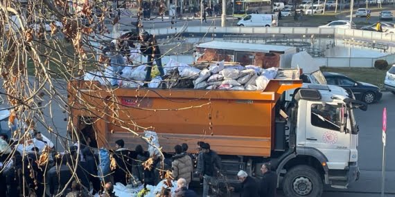HDP'nin Batman ve Siirt'ten gönderdiği yardıma el konuldu HDP’nin Batman ve Siirt’ten gönderdiği yardıma  el konuldu