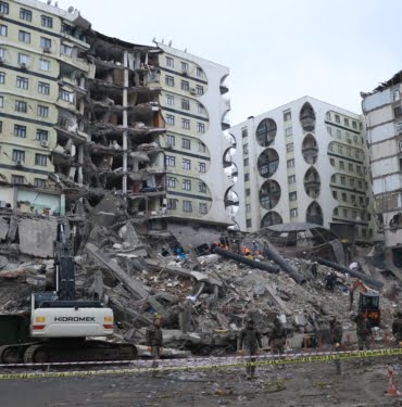 amd-16-02-2023-deprem-tutuklama