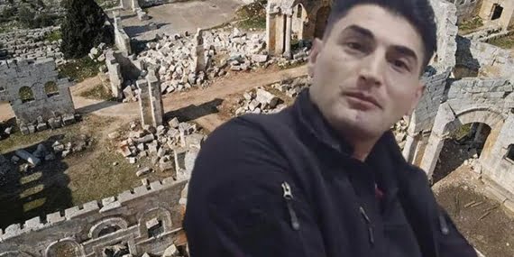 Enkazdan çıkarılan genç mezara konulacakken canlandı