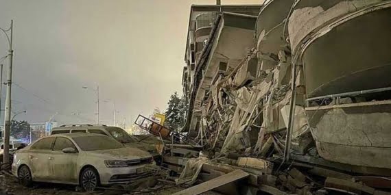 Depremde 56 doktor hayatını kaybetti