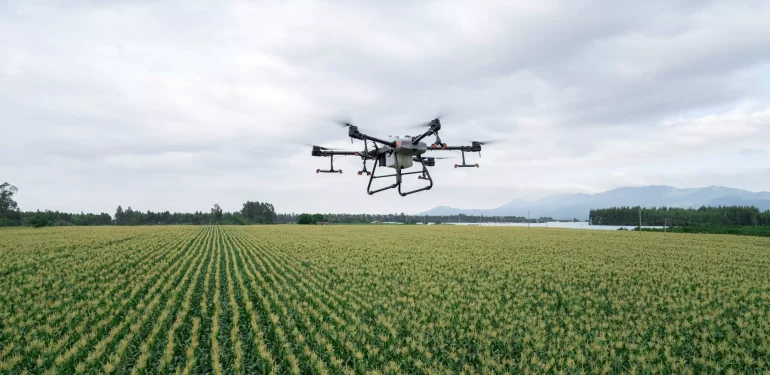 dji-agras-t30-ilaclama-dronu-dronmarket-scaled
