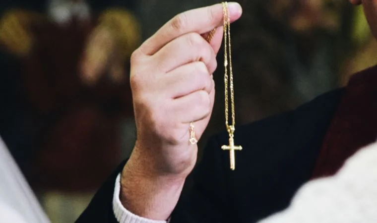 İtalya'da 418 'pedofil rahip' tespit edildi