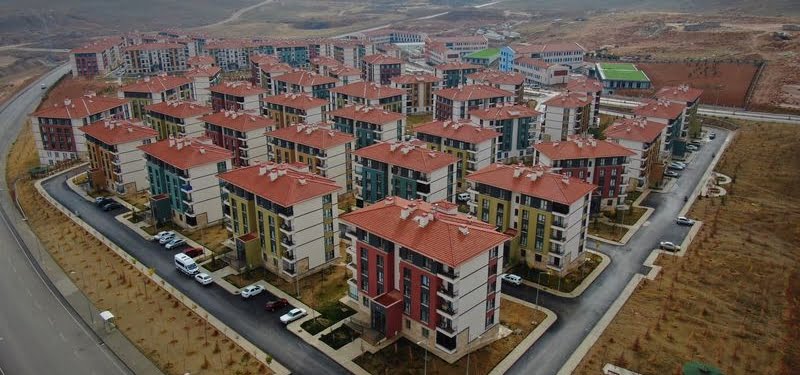 FIRSATÇILAR YİNE İŞ BAŞINDA, ELAZIĞ'DA 800 LİRALIK KİRALAR 4 BİNE ÇIKTI