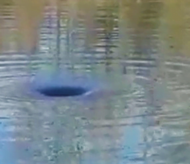 licede_depremler_sonrasi_bir_derede_obruk_olustu_h31456_70a64