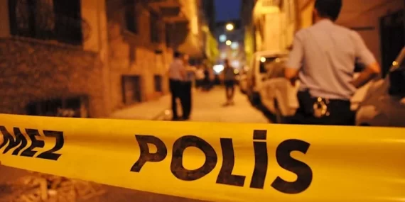 Silahlı kavgada baba ile oğlu öldürüldü