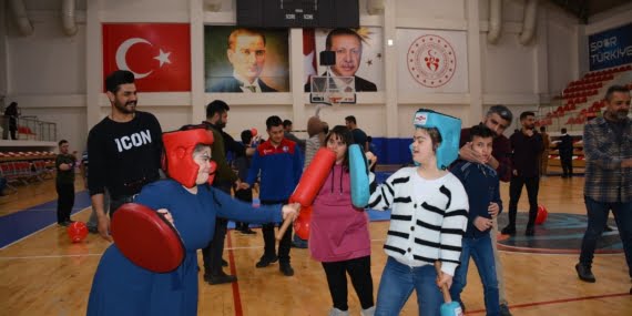 Down sendromlu çocuklar için özel program