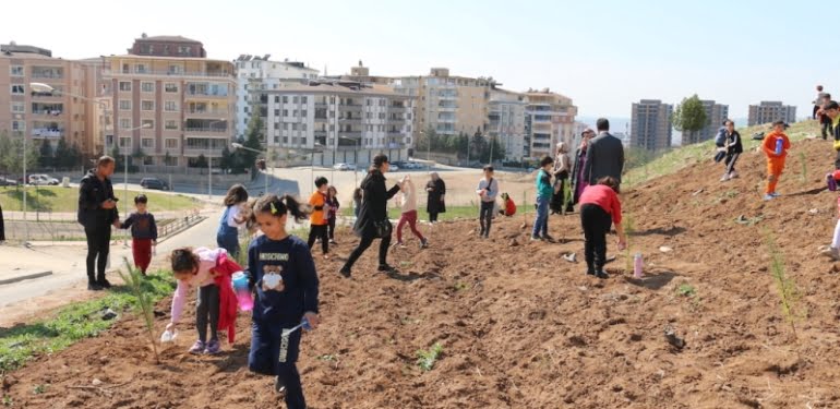 Minikler Fidan Dikti Görsel 1