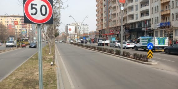 Batman Belediyesi, kent genelinde Solar Enerjili (Güneş Enerjisi) trafik levhalarına ağırlık veriyor.