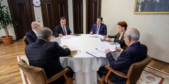 Meral Akşener az daha masayı terk ediyormuş