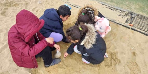 Emniyet Genel Müdürlüğü deprem bölgesinde kaybolan çocukların sayısını açıkladı Emniyet Genel Müdürlüğü deprem bölgesinde kaybolan çocukların sayısını açıkladı