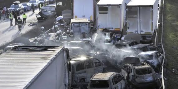 Macaristan’da 42 araç birbirine girdi