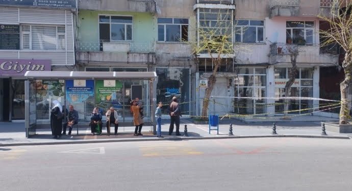 690x390cc-btm-10-04-2023-hasarli-binalarin-yikilmamasi9