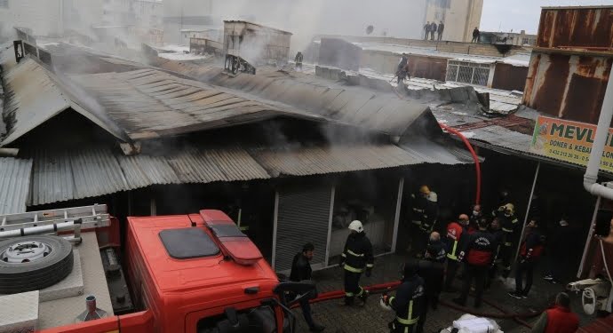 690x390cc-v-03-04-2023-Pazar-yangin14