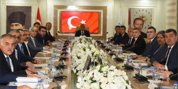 Tarım ve Orman Bakanı Kirişci, Batman’da tarım sektörü temsilcileriyle toplantı gerçekleştirdi