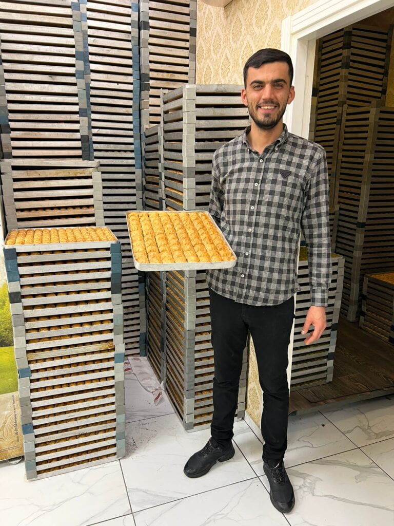 Baklavacı Şemsettin 60 ton tatlı sattı