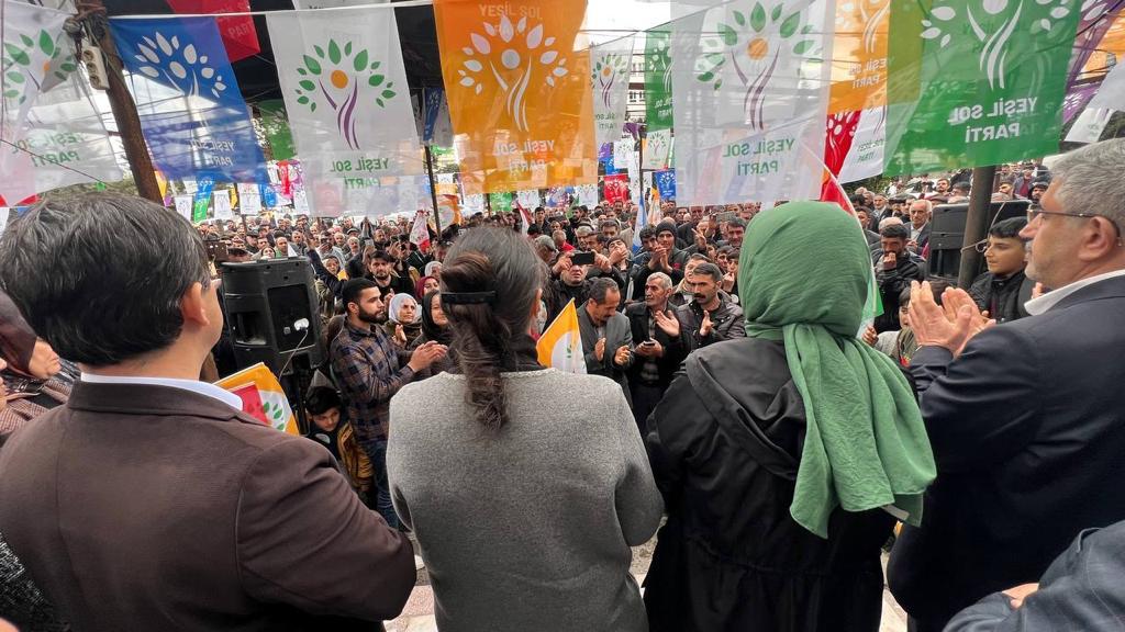 Yeşil Sol Parti Kozluk ve Bekirhan'da seçim bürosu açtı