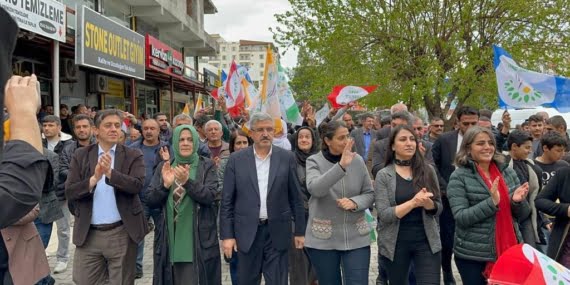 Yeşil Sol Parti Kozluk ve Bekirhan’da seçim bürosu açtı