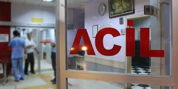 Diyarbakır’da hafif ticari araç yol çalışması yapan işçilere çarptı: 3 ölü