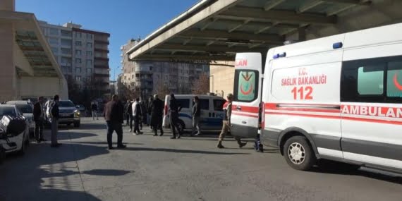 Siirt'te 4 kişilik aile soba gazından zehirlendi Siirt’te 4 kişilik aile soba gazından zehirlendi
