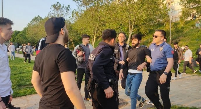 690x390cc-ist-21-05-2023-kadikoyde-polis-hava-ates-acti2