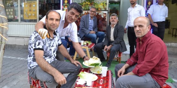 Batman’da 30 yıllık usta çiğköfteci mekan açtı
