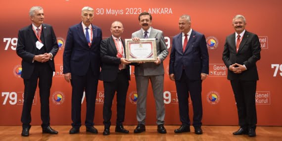 BATSO Başkanı Abdulkadir Demir’e hizmet ve şeref belgesi