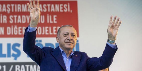 Erdoğan: Demokrasimize gölge düşürmeyiz, gerektiğinde 15 Temmuz gecesi olduğu gibi hayatımız pahasına sahip çıkarız