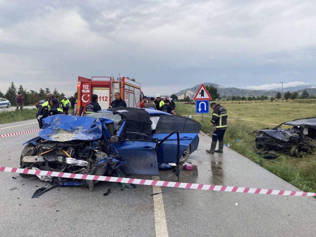 Korkunç kaza... Ortalık savaş alanına döndü 1’i Batmanlı 6 kişi hayatını kaybederken, 1'si ağır 4 yaralı