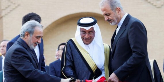 Suudi Arabistan’daki İran büyükelçiliği 7 yıl aradan sonra yeniden açıldı