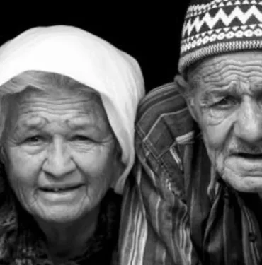 5c8d0e1245d2a04bdc352c44