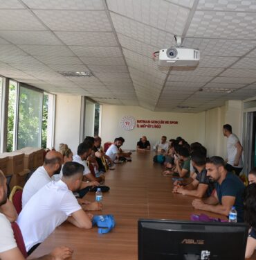 ANTRENÖRLER TOPLANTI 1