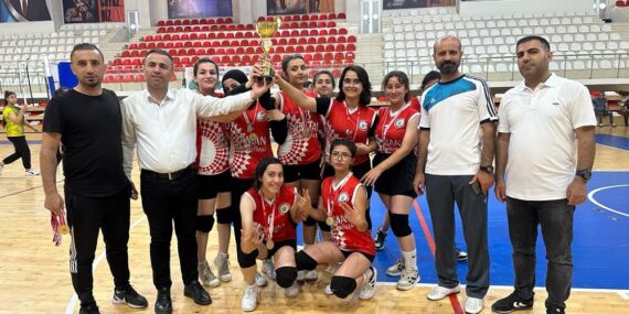 Voleybolda şampiyonlar belli oldu